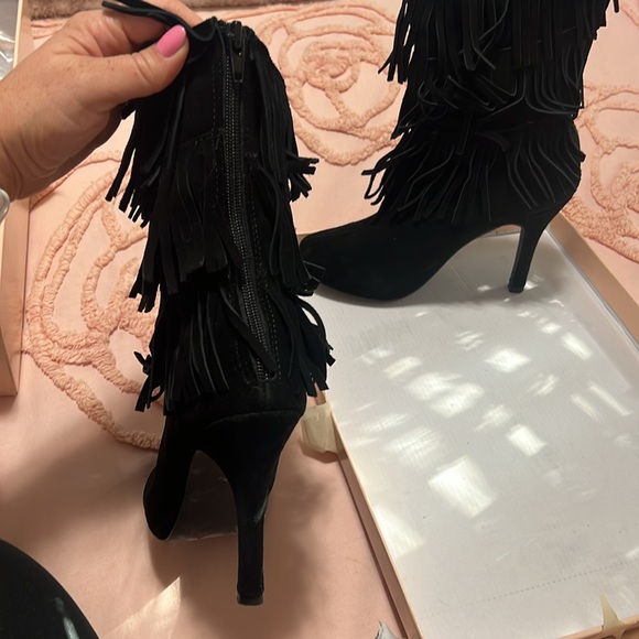 Theme fringe boots - Picture 3 of 4